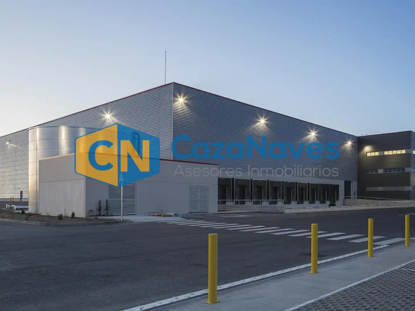 Nave industrial con ascensore in affitto a Calle Rosalind Franklin 20