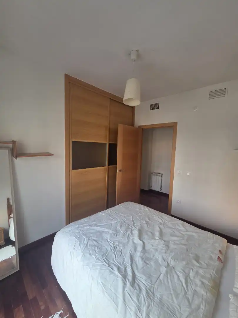 Schlafzimmer von Wohnungen zur Miete in Badajoz mit Klimaanlage, Heizung und Parkett