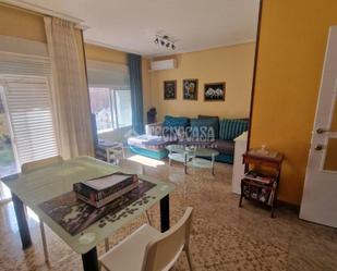 Sala d'estar de Casa adosada en venda en Valdemoro amb Aire condicionat i Traster