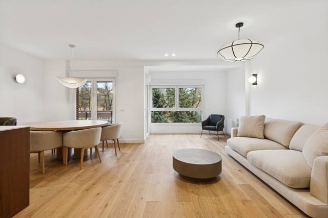 Piso en Venta en Avenida de Valladolid en Casa de Campo