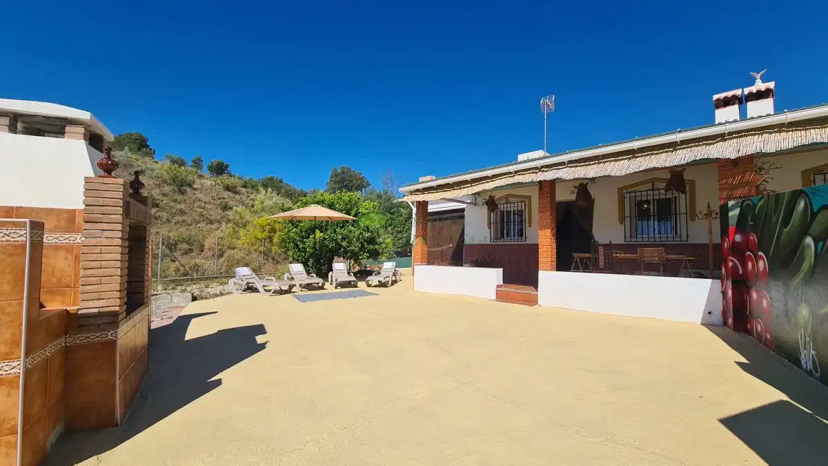 Vista exterior de Finca rústica en venta en Vélez-Málaga con Aire acondicionado, Jardín privado y Terraza