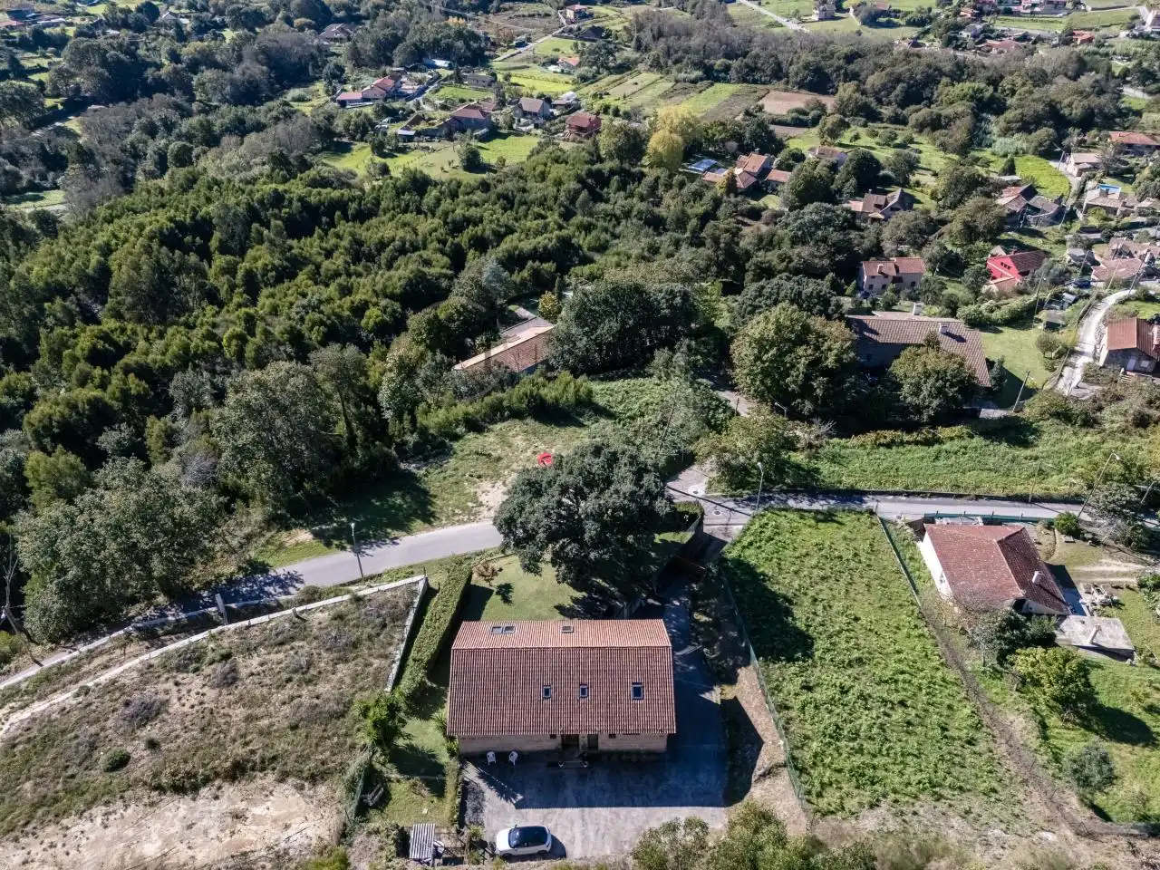 Vista exterior de Casa o xalet en venda en Nigrán amb Calefacció, Jardí privat i Terrassa