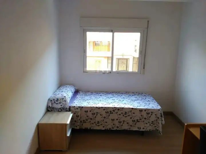 Bedroom of Flat for rent in Burjassot  with Air Conditioner, Furnished and Oven