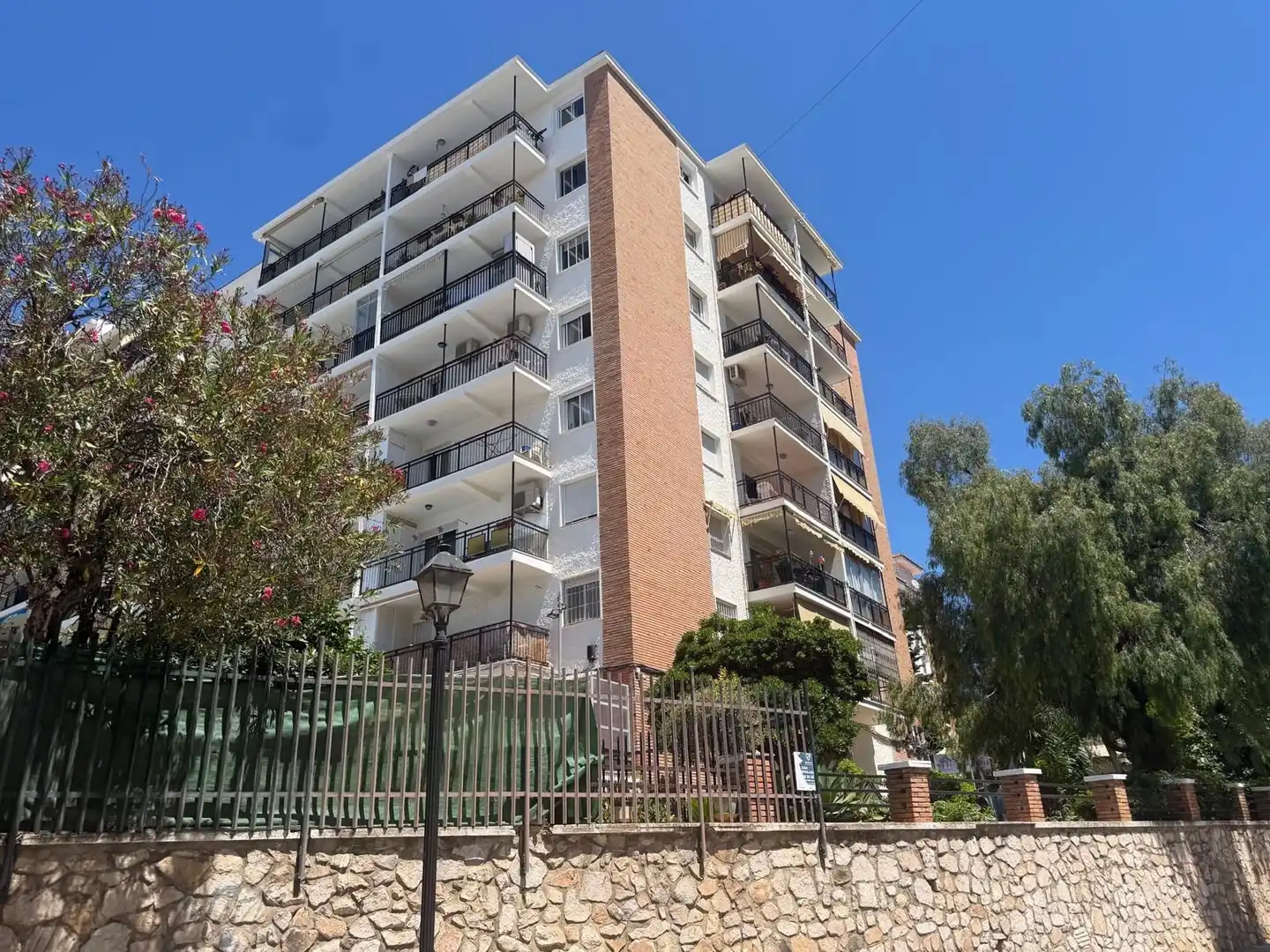 Vista exterior de Pis en venda en Fuengirola amb Aire condicionat, Terrassa i Moblat