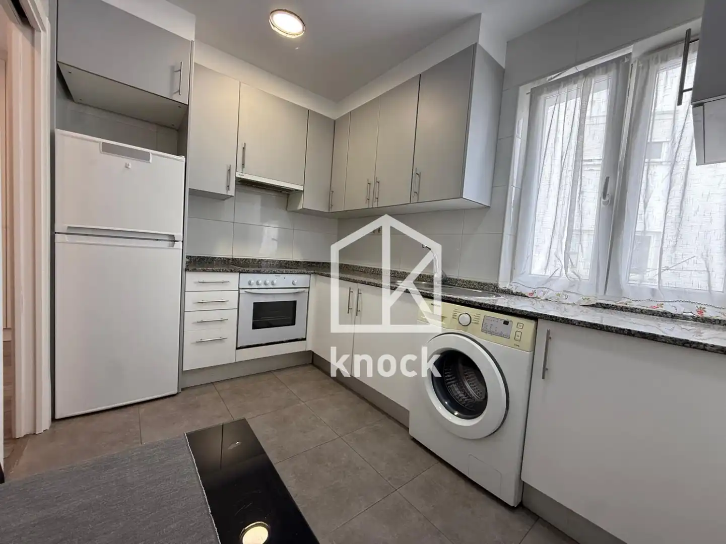 Cocina de Piso en venta en Gijón  con Calefacción, Trastero y Amueblado