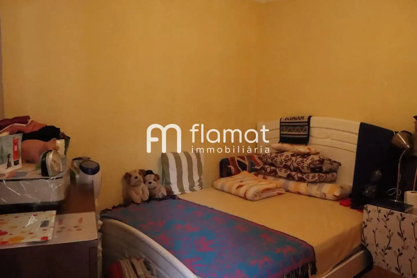 Schlafzimmer von Erdgeschoss zum Verkauf in Santa Coloma de Gramenet mit Balkon