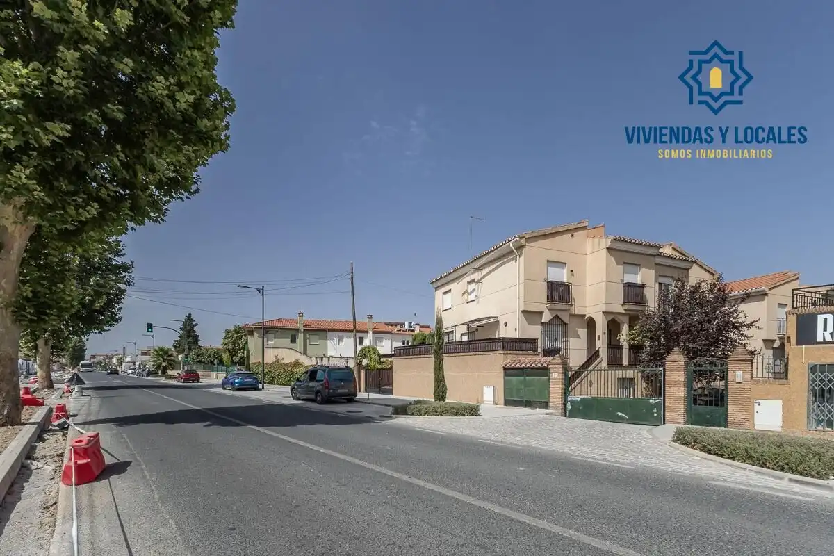 Casa aparellada amb terrassa en venda a Camino Camino Cementerio, imagen 42