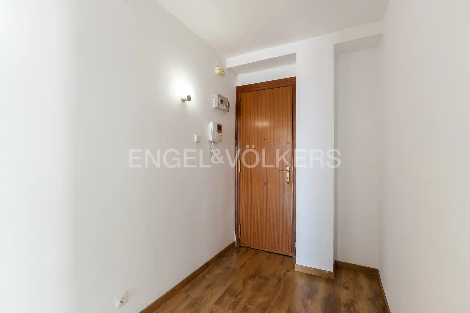 Dachboden zur Miete in Valencia mit Heizung, Terrasse und Abstellraum