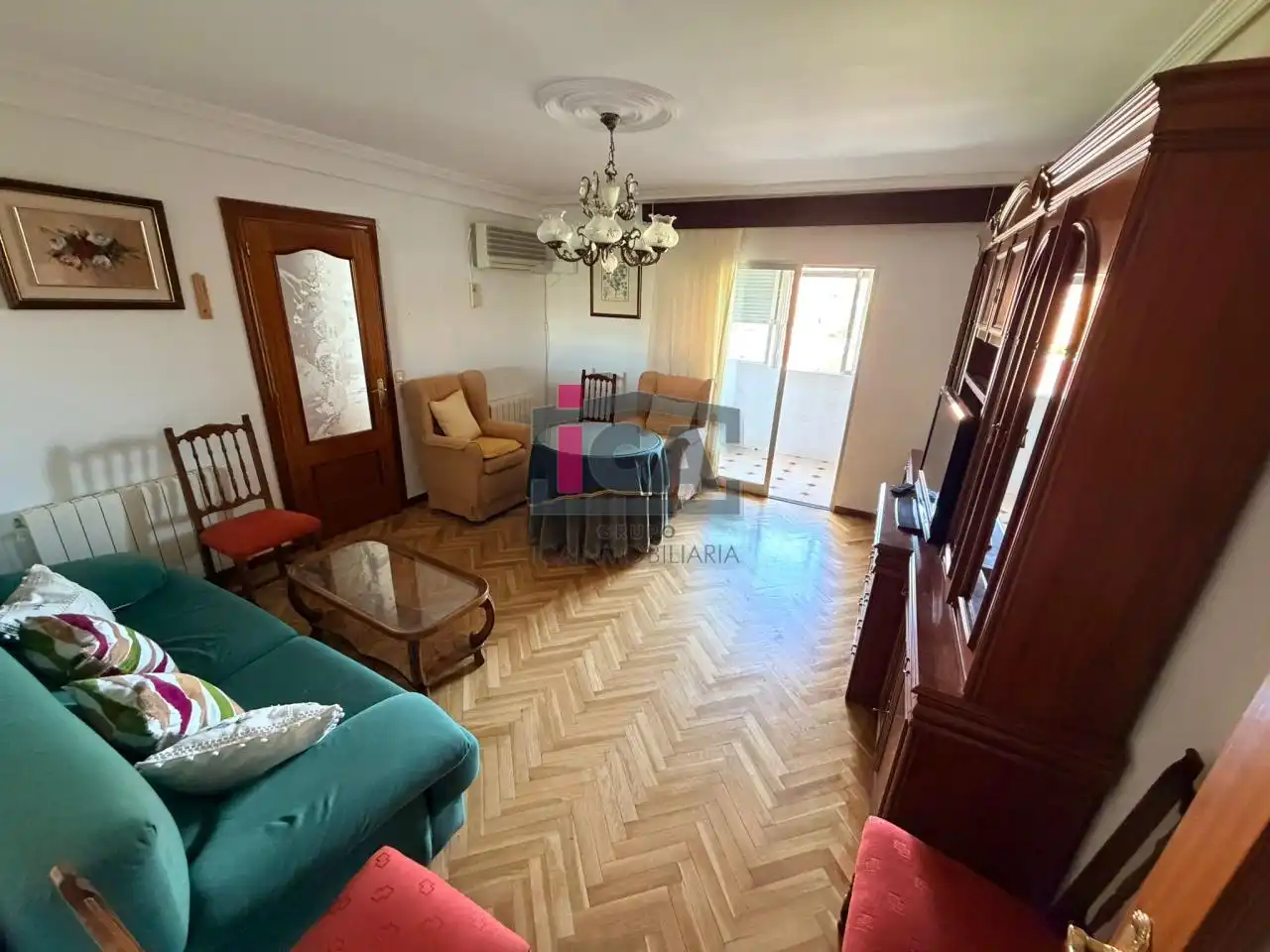 Living room of Flat for rent in Cáceres  with Air Conditioner, Heating and Parquet flooring