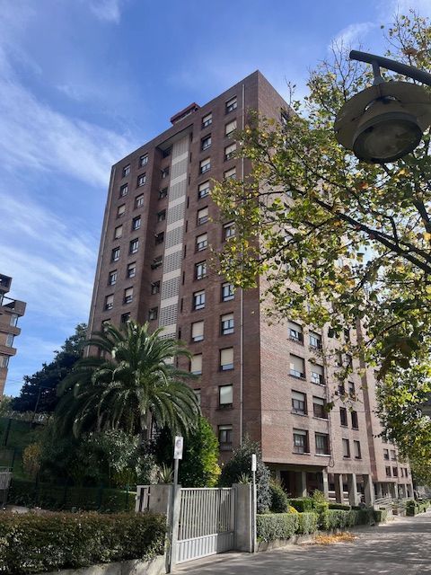 Vista exterior de Pis en venda en Bilbao 