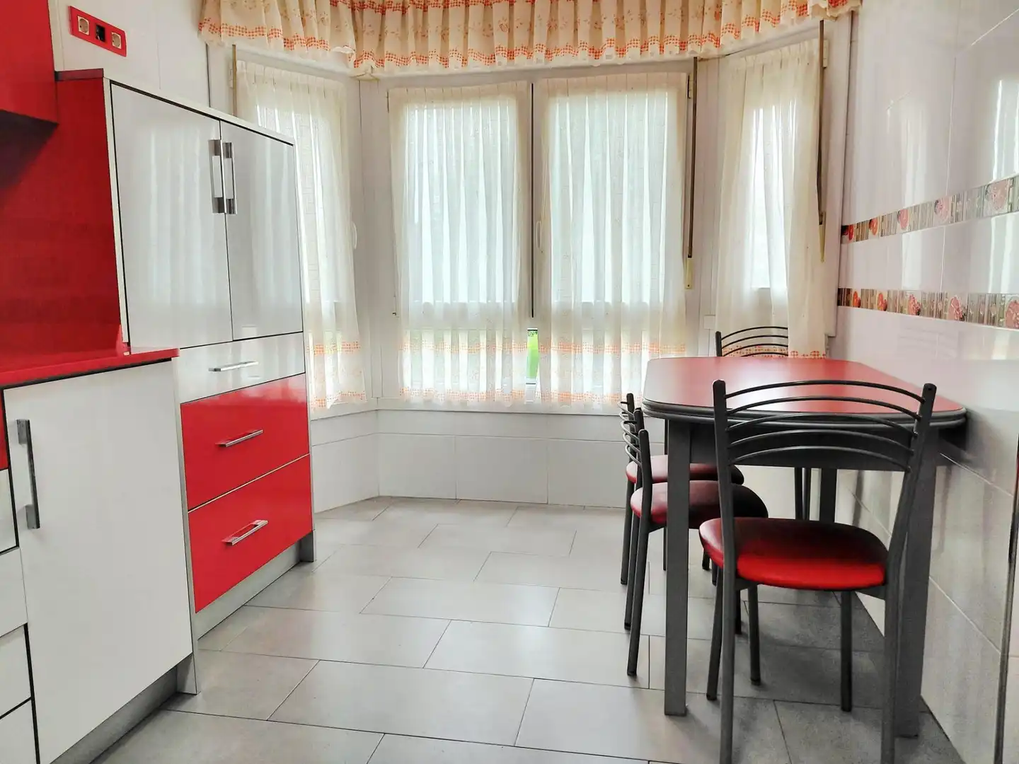 Comedor de Piso en venta en Getxo  con Calefacción y Trastero