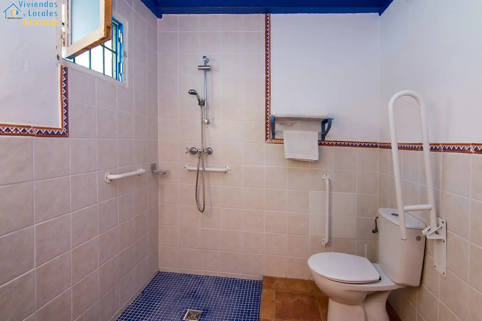 Baño de Casa o chalet en venta en Huétor Tájar con Calefacción, Jardín privado y Terraza
