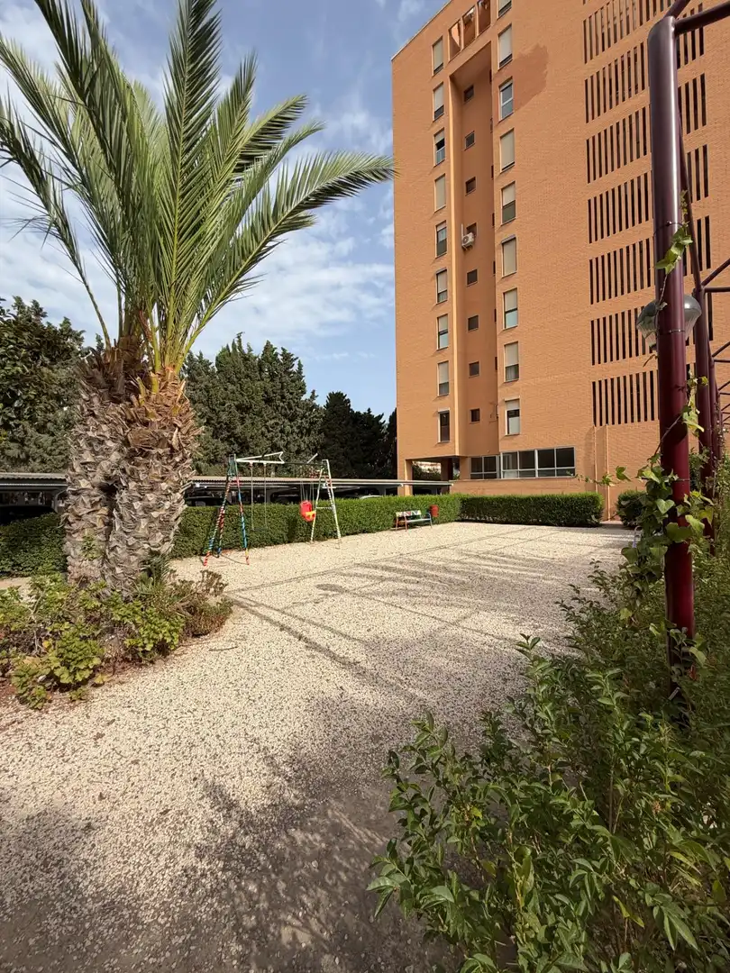 Aparcament de Pis en venda en Alicante / Alacant amb Jardí privat, Terrassa i Traster