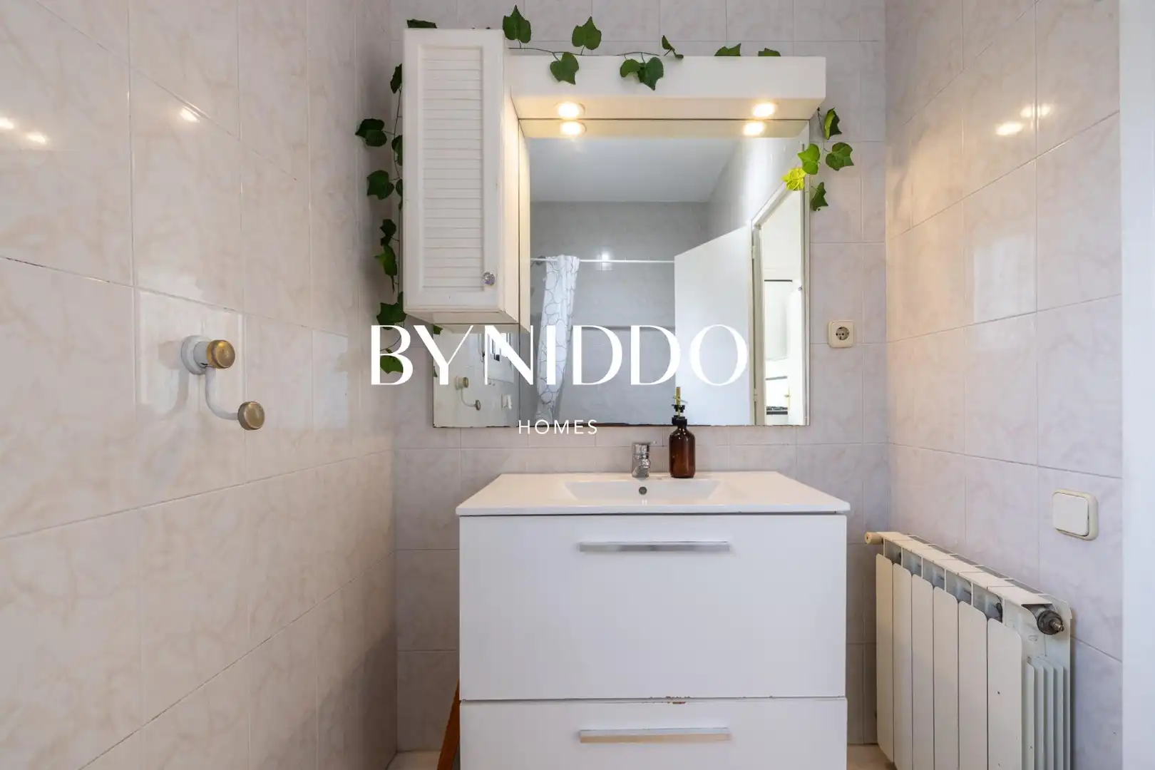 Bathroom of Houses for sale in Sant Cugat del Vallès  with Heating, Private garden and Terrace