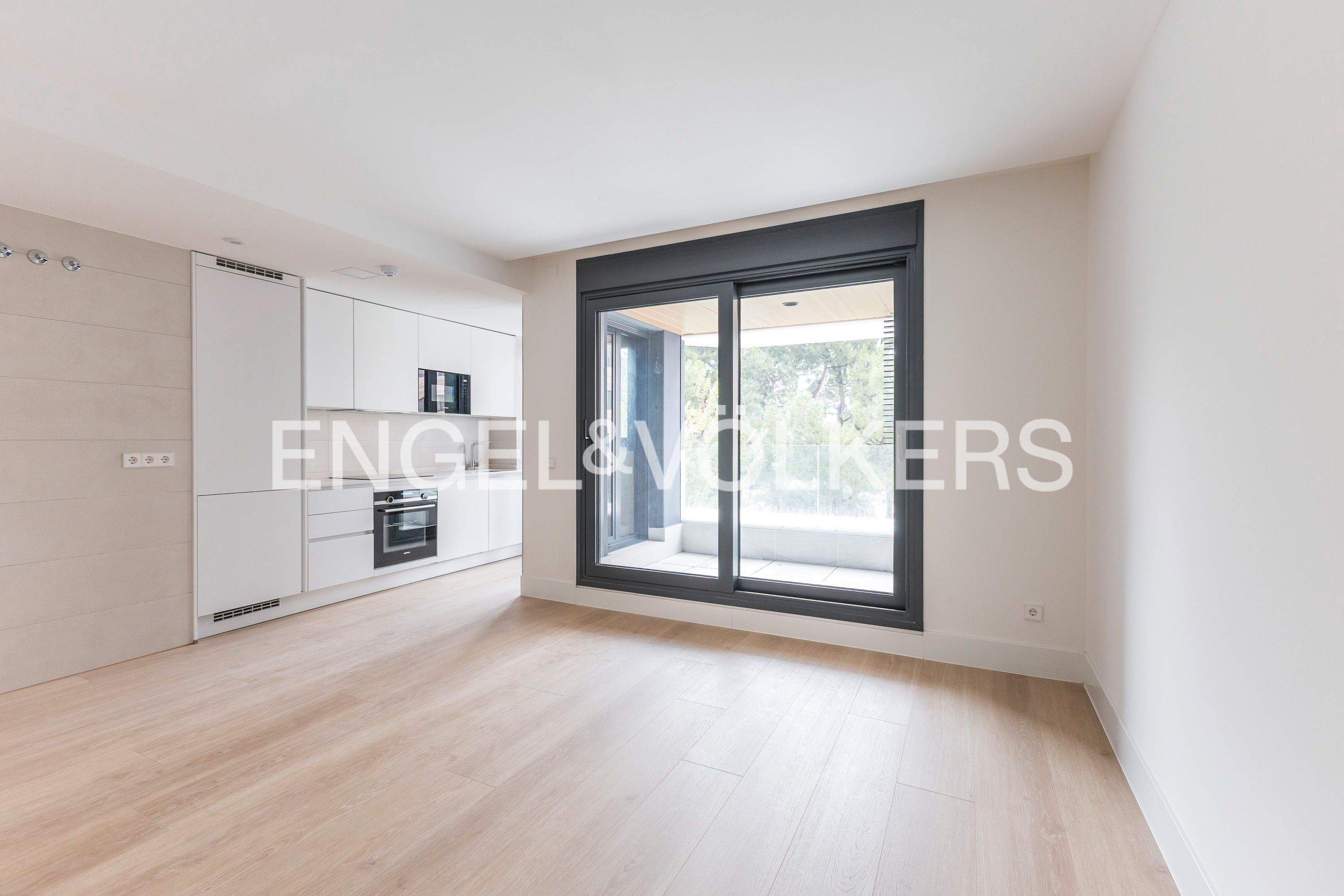 Vista exterior de Apartament en venda en  Madrid Capital amb Aire condicionat, Calefacció i Terrassa