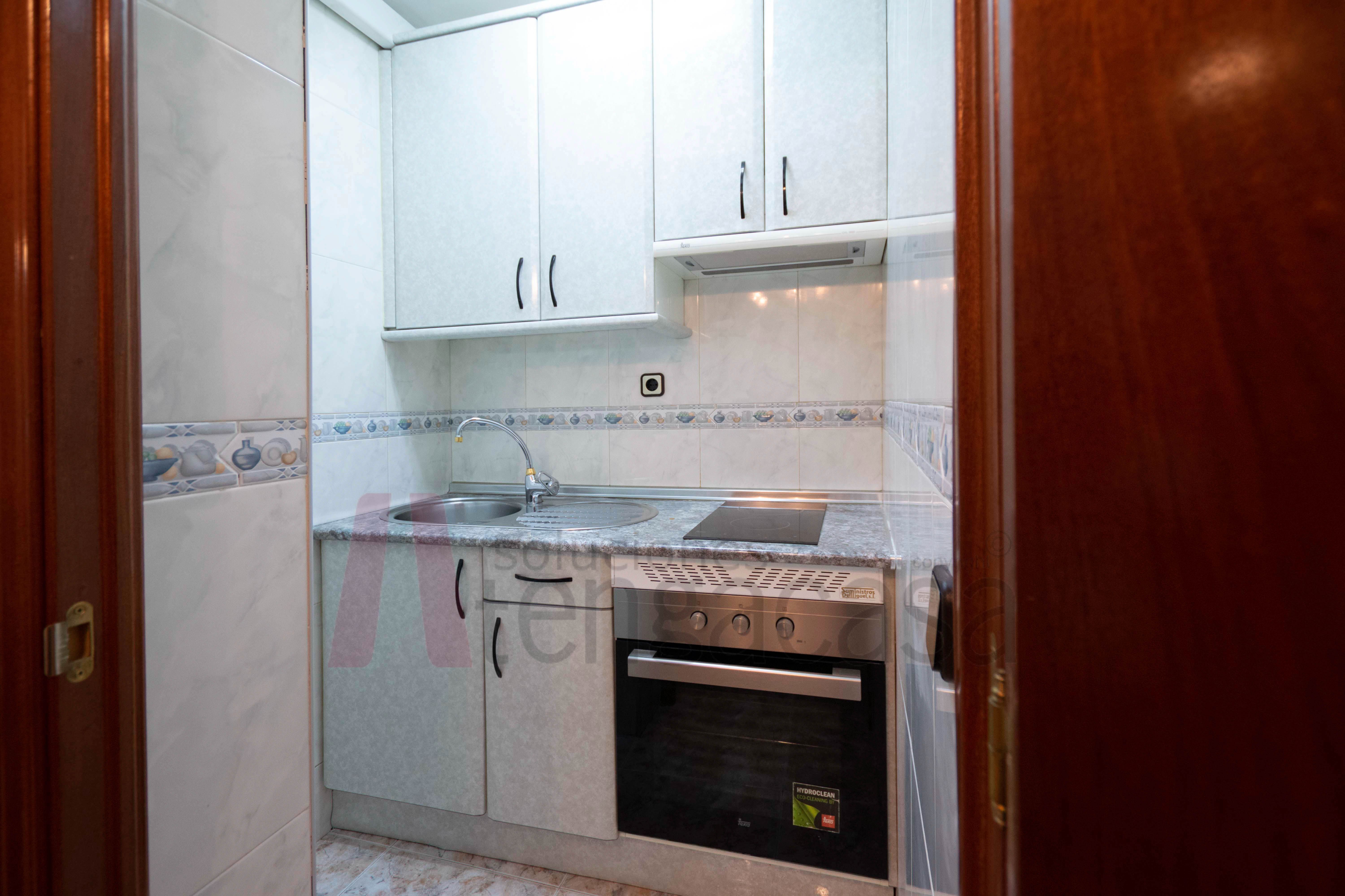 Cocina de Apartamento de alquiler en  Madrid Capital con Aire acondicionado, Calefacción y Terraza
