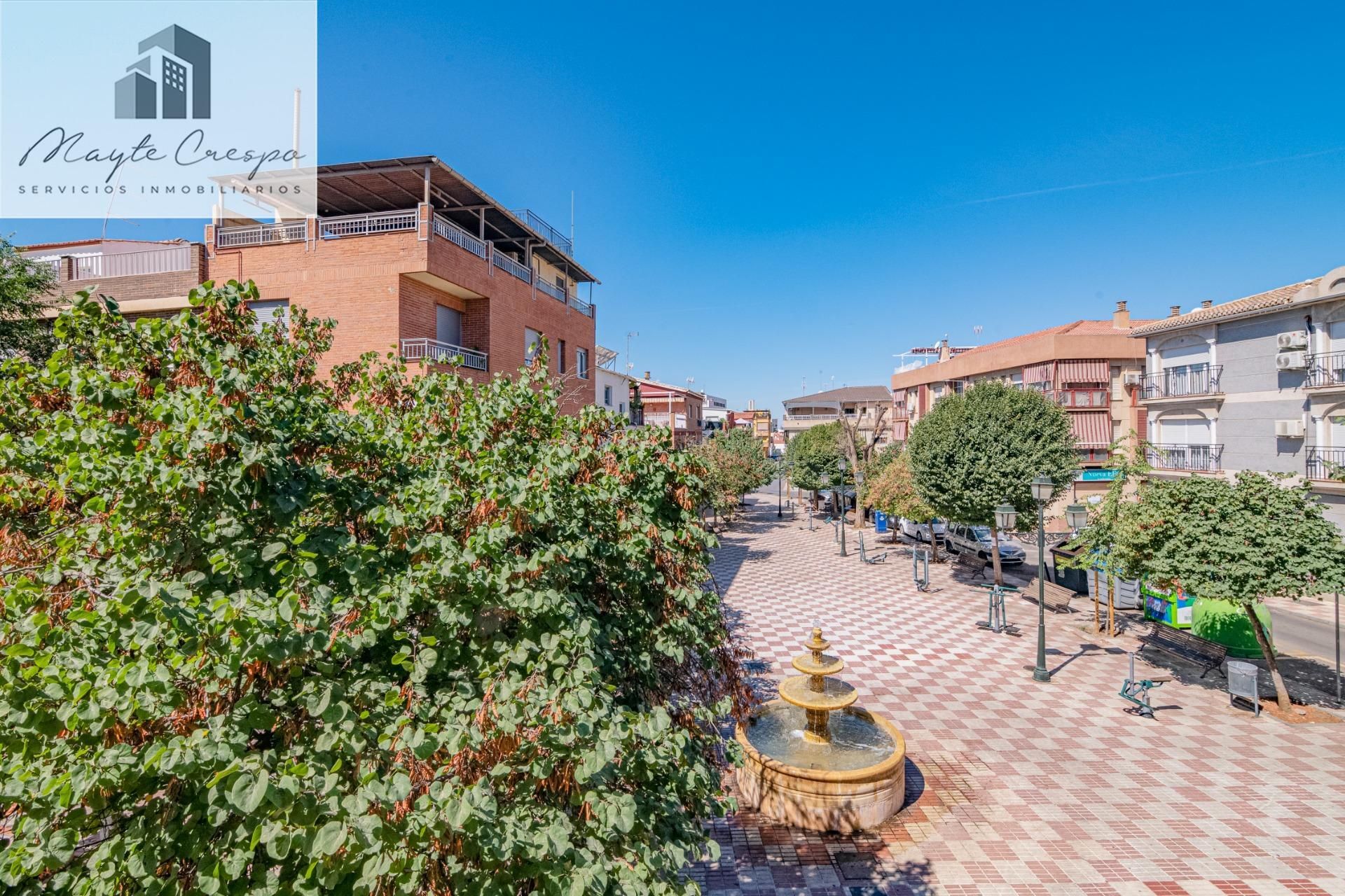 Vista exterior de Casa adosada en venda en  Granada Capital amb Aire condicionat, Calefacció i Terrassa