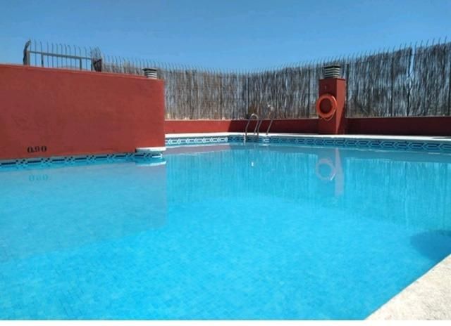 Swimming pool of Flat to rent in  Sevilla Capital  with Air Conditioner, Heating and Community pool
