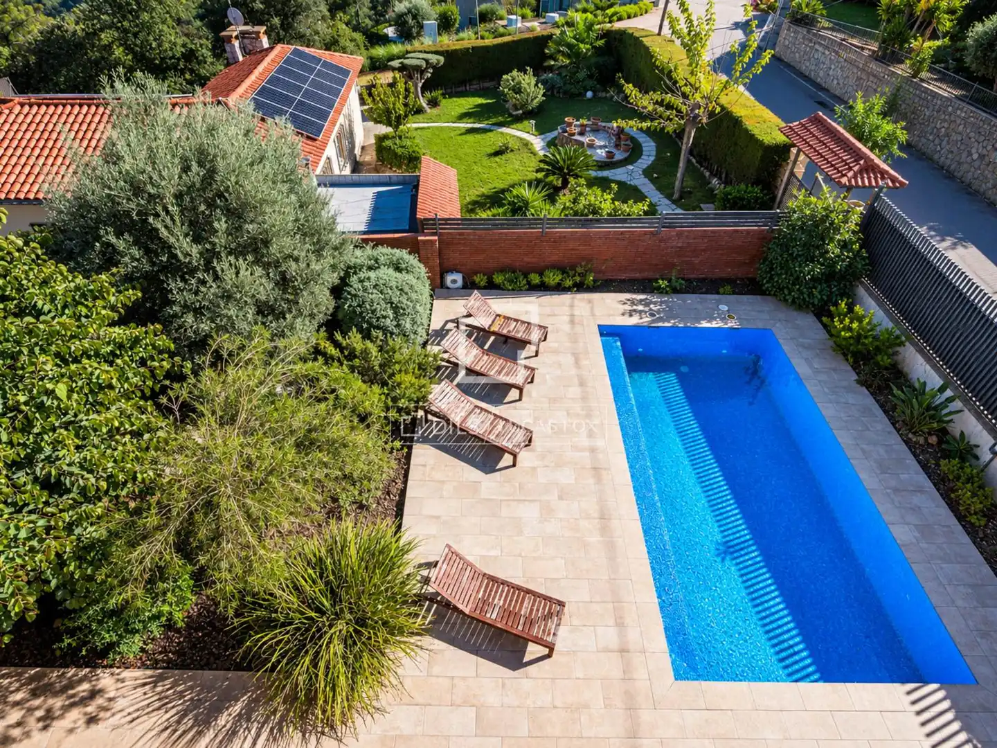 Piscina de Casa o xalet en venda en Bruguers