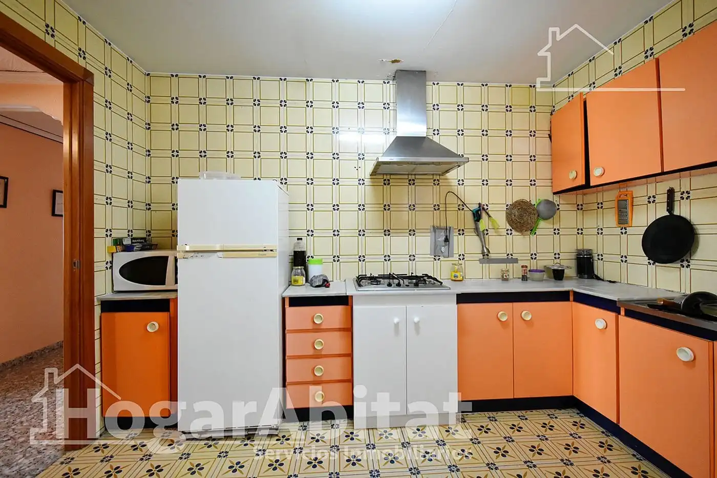 Küche von Wohnung zum Verkauf in Oliva mit Klimaanlage, Heizung und Terrasse