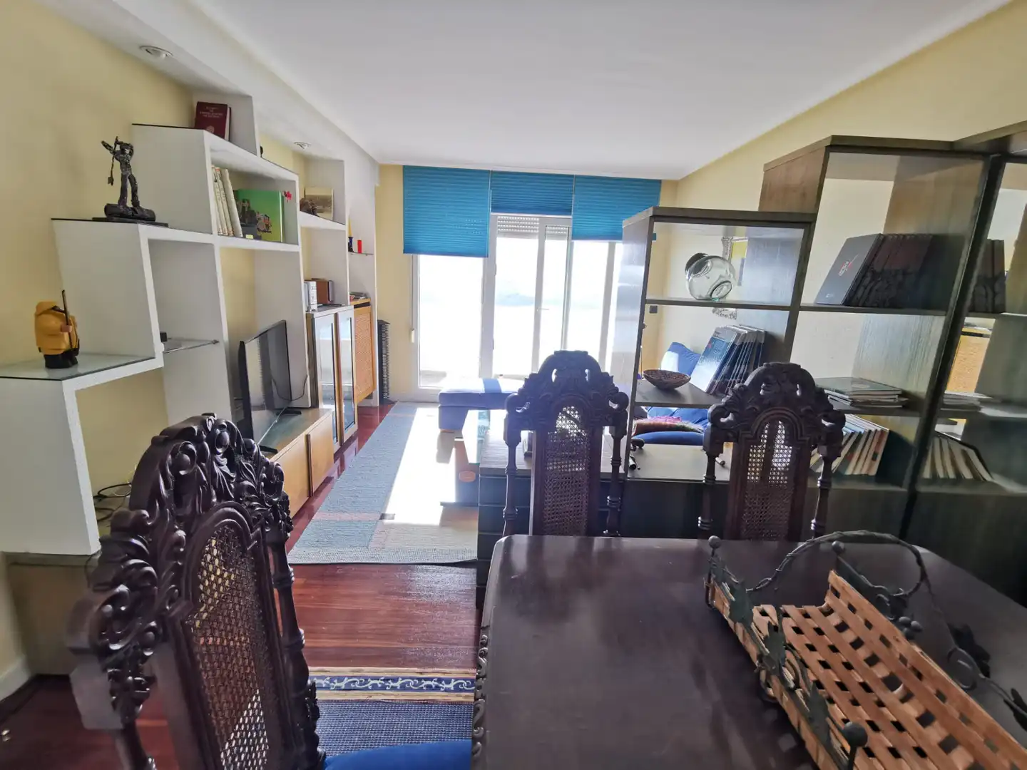 Sala de estar de Piso en venta en Castro-Urdiales con Calefacción, Terraza y Amueblado