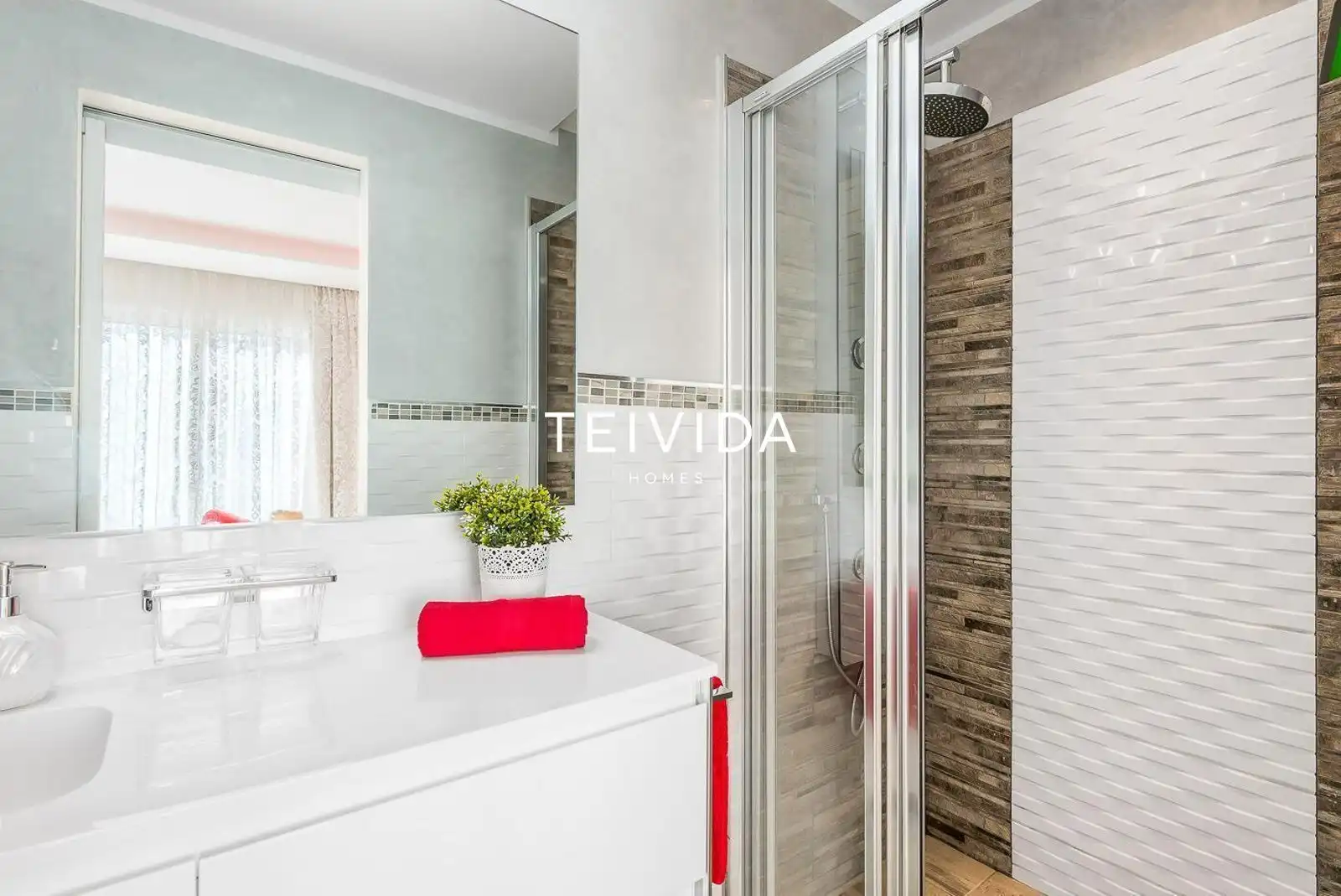 Bathroom of Attic for sale in Adeje  with Swimming Pool, Furnished and Community pool