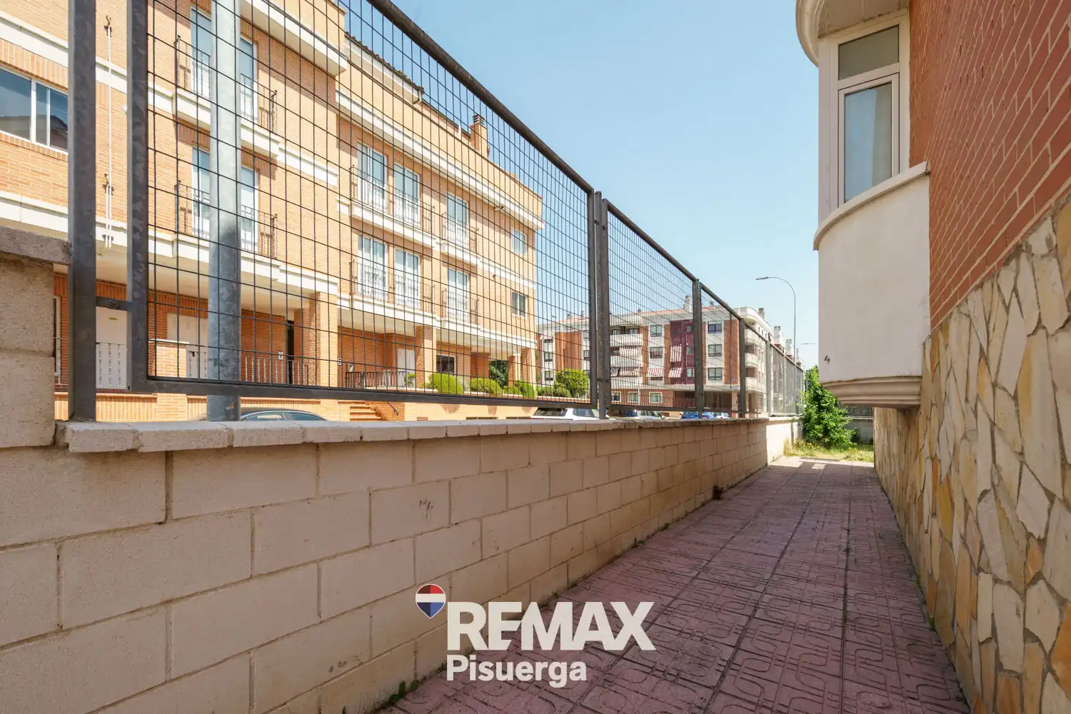 Vista exterior de Casa o xalet en venda en Valladolid amb Aire condicionat, Calefacció i Terrassa