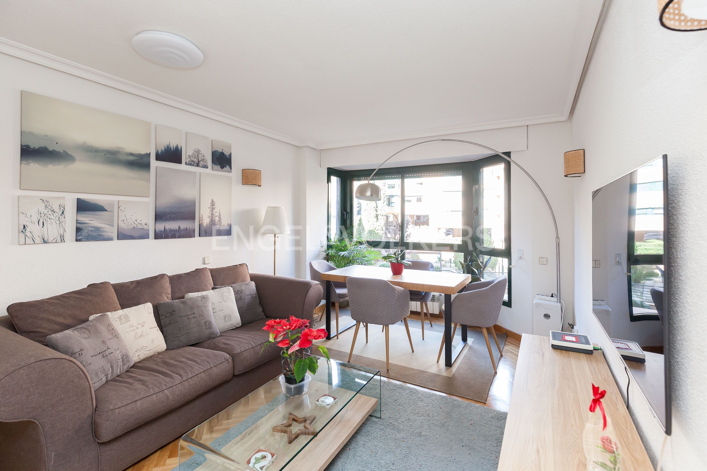 Sala d'estar de Apartament de lloguer en  Madrid Capital amb Aire condicionat, Calefacció i Parquet
