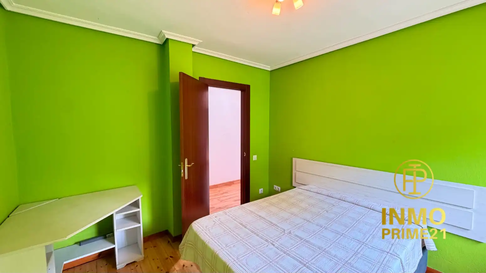 Habitación de Casa o chalet en venta en Corvera de Toranzo con Parquet y Balcón