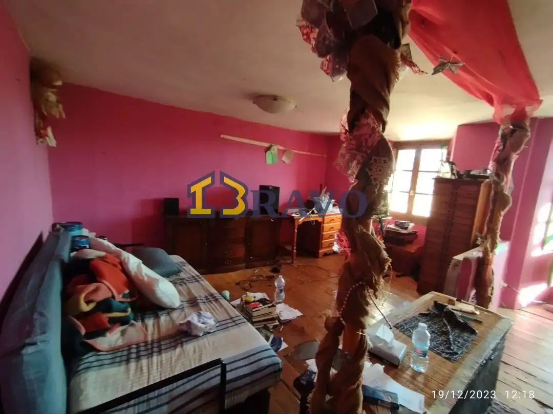 Dormitori de Casa o xalet en venda en Valle de Losa amb Calefacció