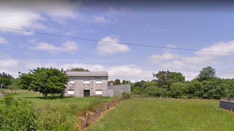 Chalet en venta en la encantadora localidad de Santa Comba, La Coruña. Esta casa rural es el lugar perfecto para aquellos que busc