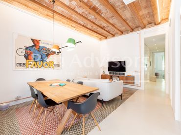 Wohnung mit Balkon zum Verkauf in Carrer de València