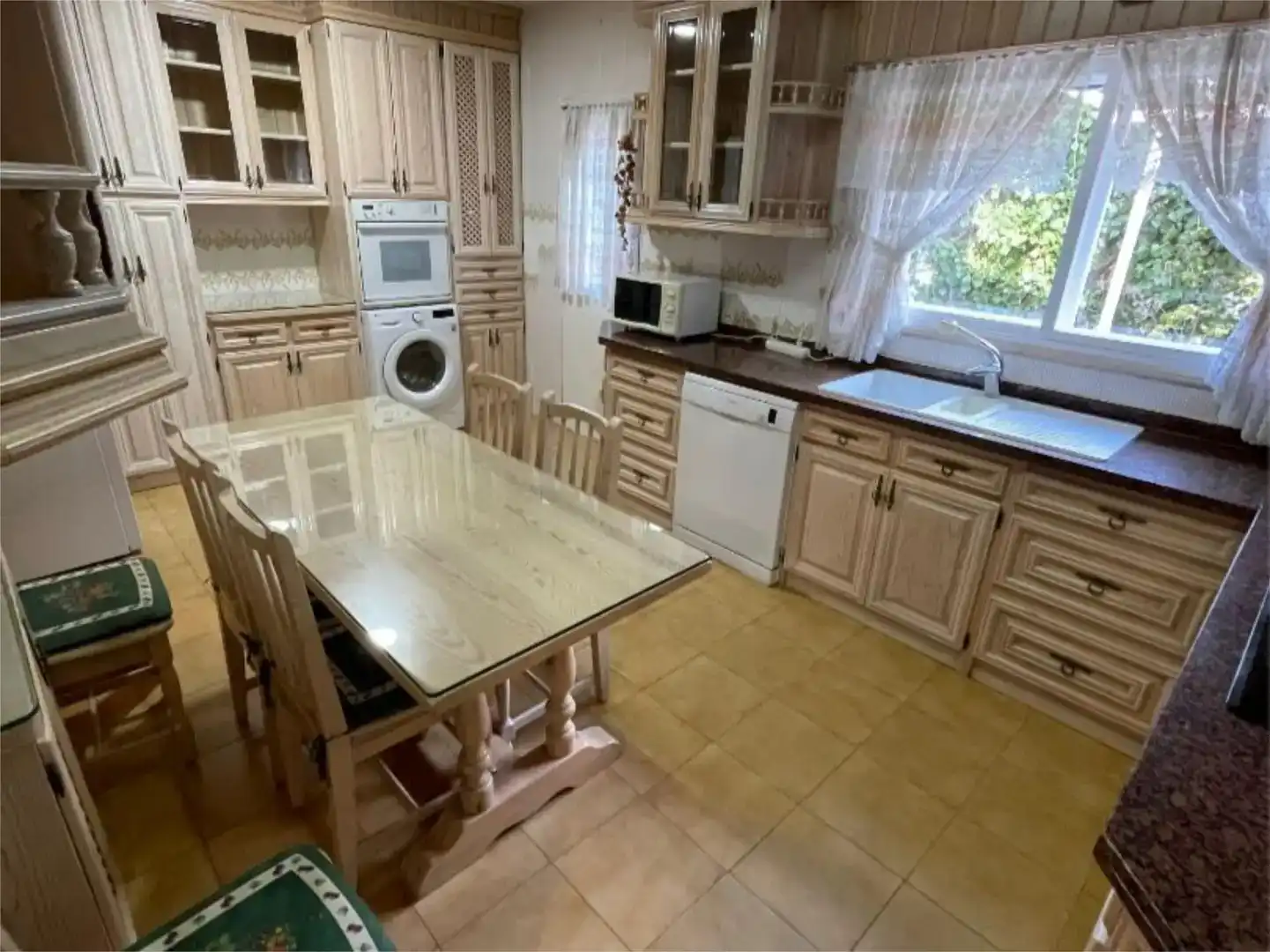 Cuina de Casa o xalet de lloguer en Madrid amb Jardí privat, Parquet i Balcó