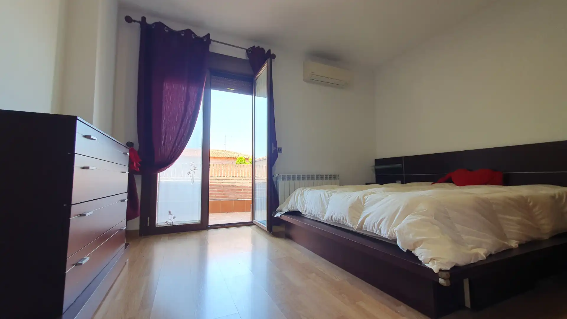 Dormitori de Casa adosada en venda en Olías del Rey amb Aire condicionat, Calefacció i Jardí privat