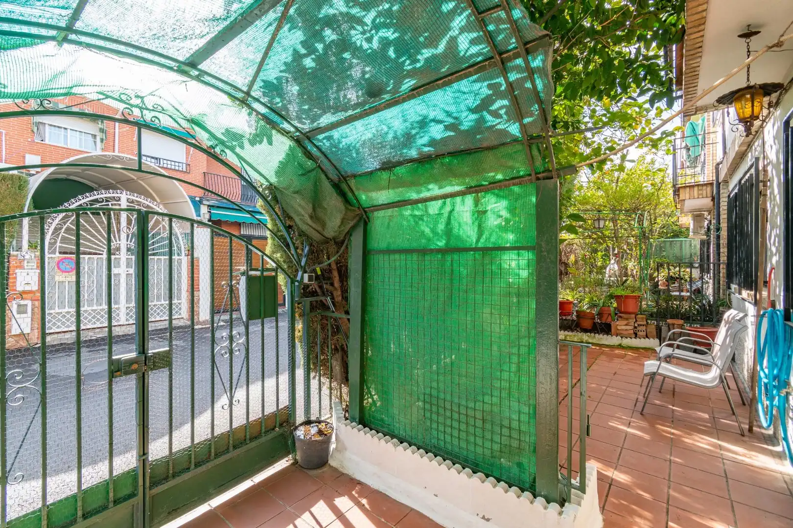 Jardí de Casa adosada en venda en Armilla amb Terrassa, Balcó i Alarma