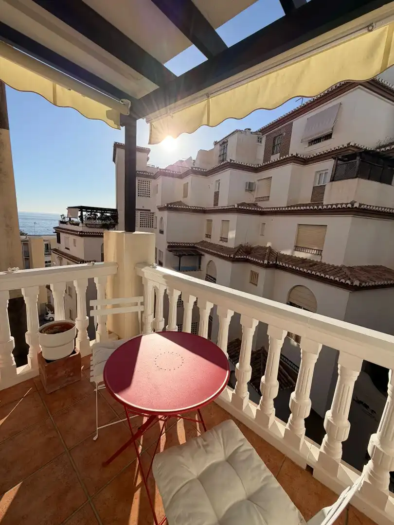 Flat for rent in Calle Alhambra, 19, La Herradura centro