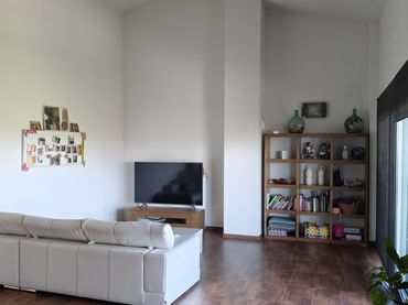 Casa amb balcó en venda a Carrer Dàlia