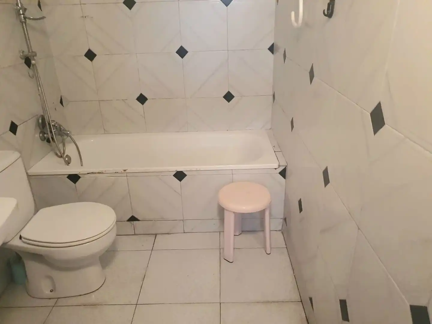 Baño de Casa adosada en venta en Olot con Calefacción, Trastero y Amueblado