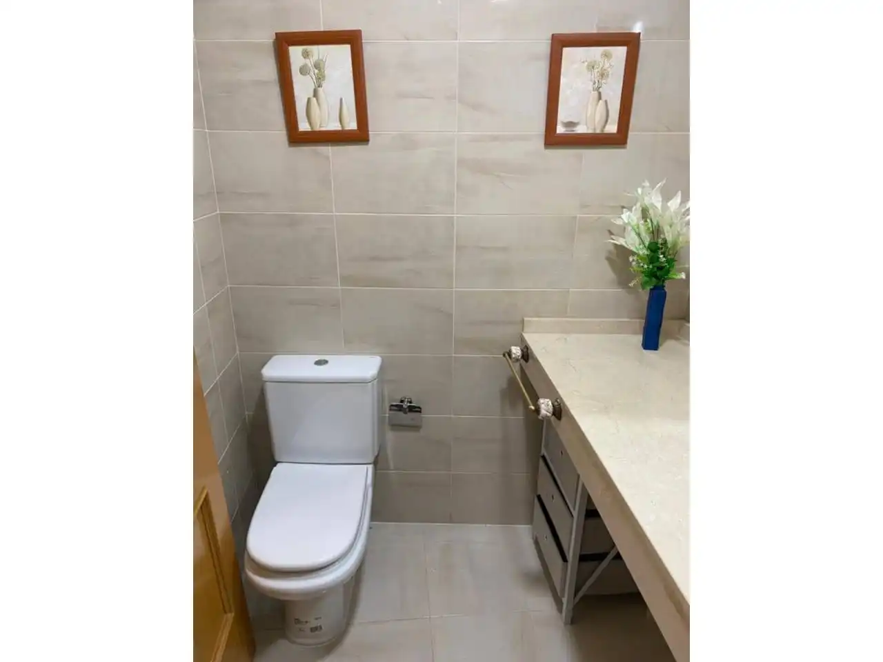 Baño de Piso de alquiler en Ocaña con Calefacción, Jardín privado y Parquet