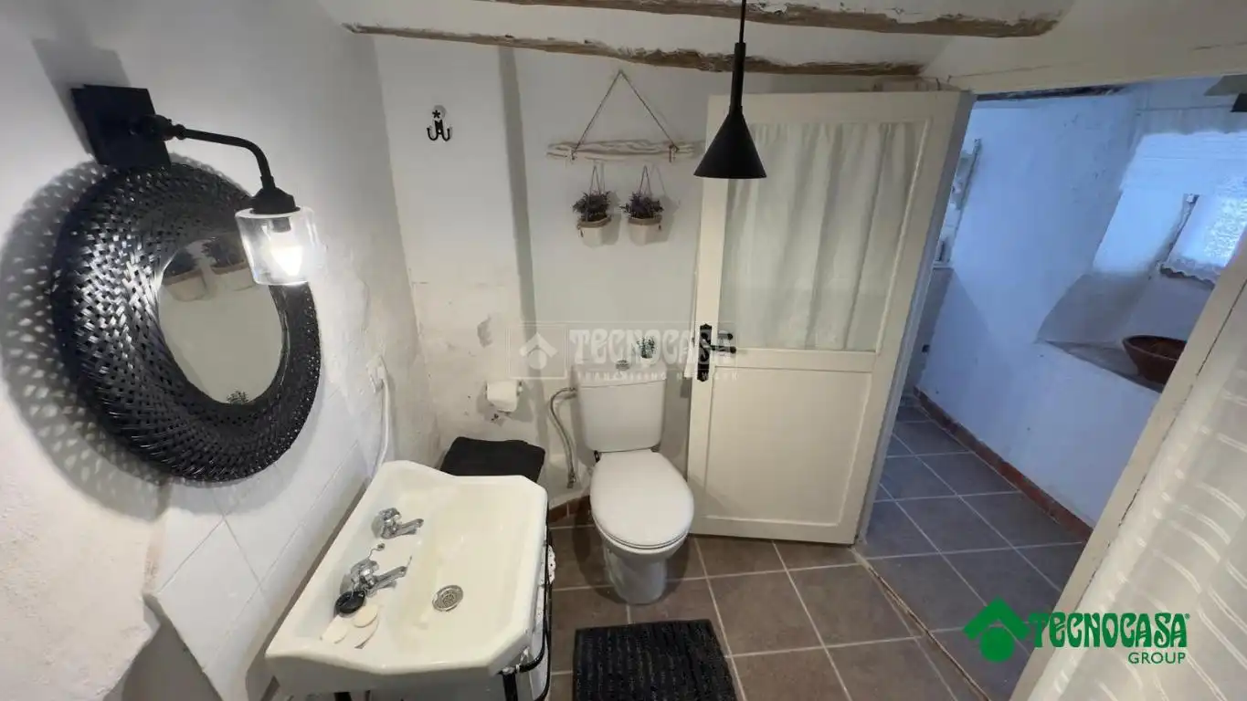 Baño de Casa adosada en venta en Zafra de Záncara con Aire acondicionado, Calefacción y Amueblado