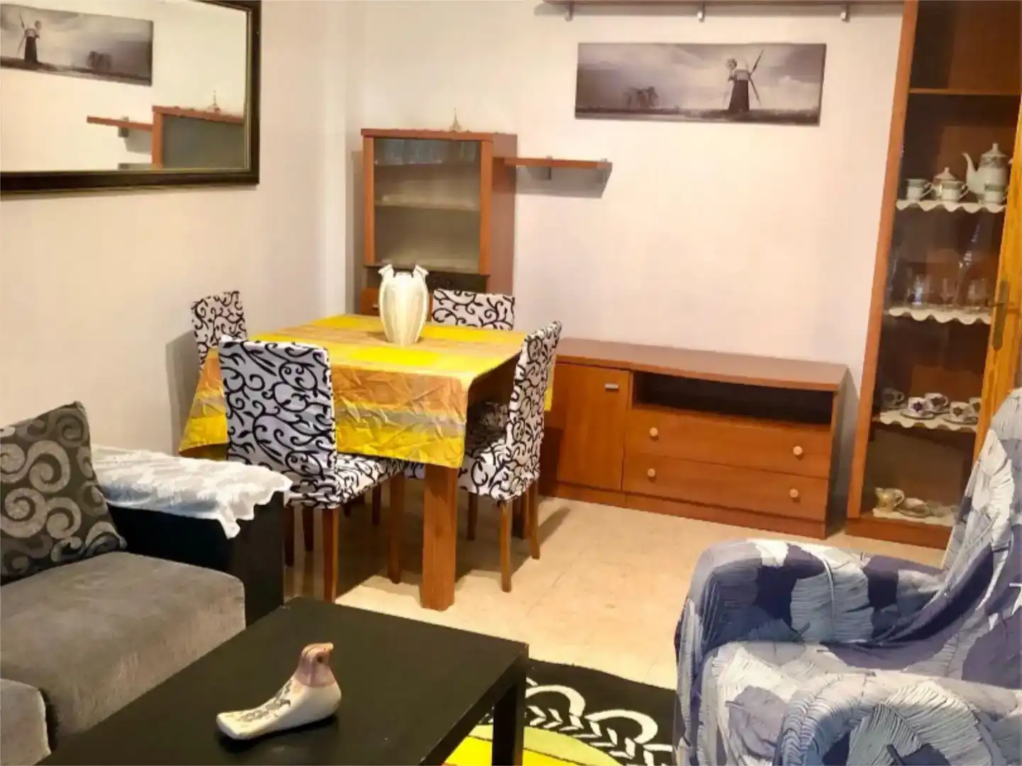 Sala d'estar de Pis en venda en  Melilla Capital amb Aire condicionat i Balcó
