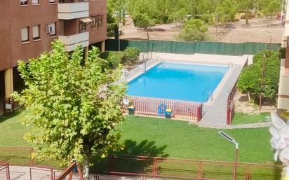 Piscina de Pis en venda en  Toledo Capital amb Aire condicionat, Calefacció i Terrassa