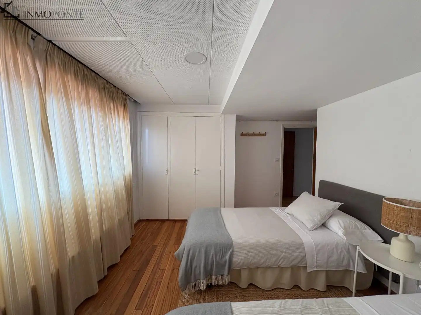 Bedroom of Flat for rent in Pontevedra Capital 