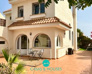 Vista exterior de Casa o xalet en venda en Cartagena amb Jardí privat, Terrassa i Moblat