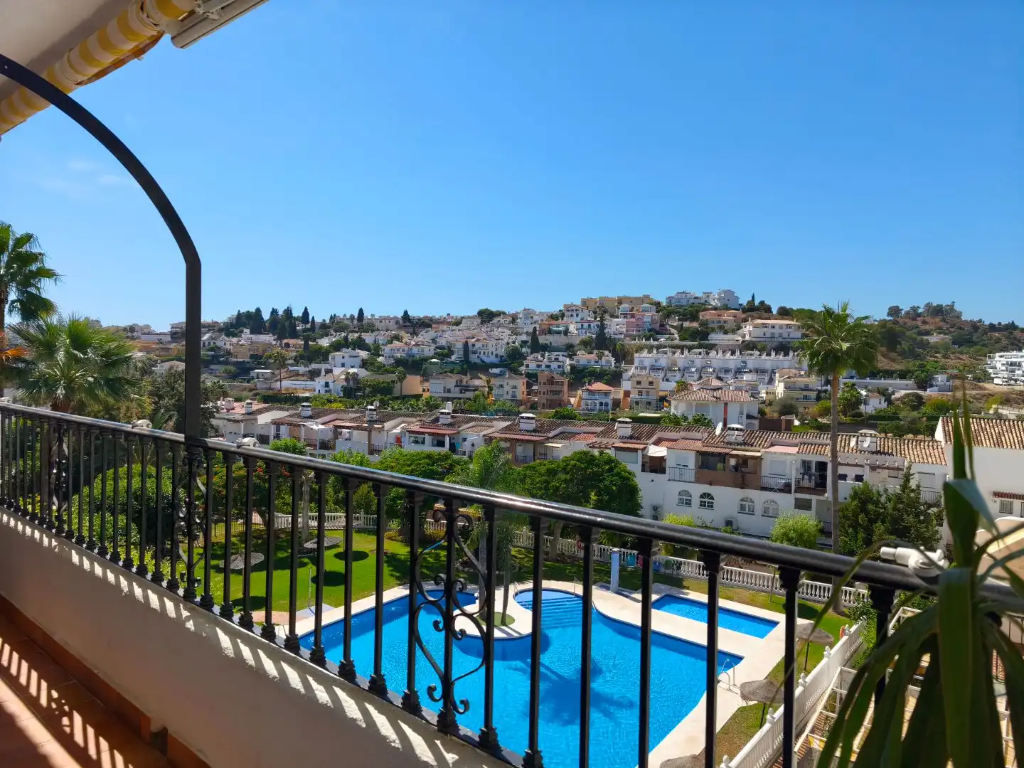 Außenansicht von Dachboden zur Miete in Mijas mit Klimaanlage, Terrasse und Balkon