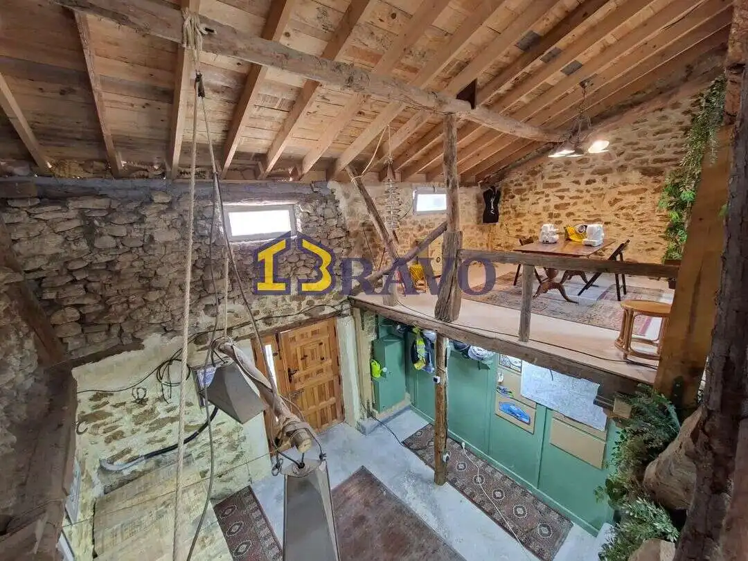 Casa adosada en venta en Merindad de Cuesta-Urria