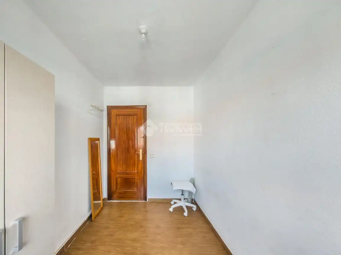 Habitación de Piso en venta en Madrid con Calefacción y Terraza