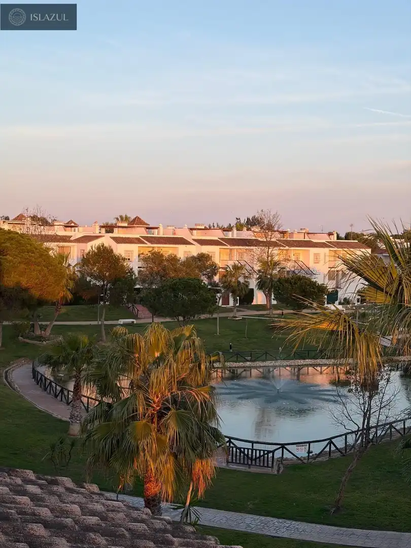 Vista exterior de Àtic en venda en Islantilla amb Aire condicionat, Calefacció i Terrassa