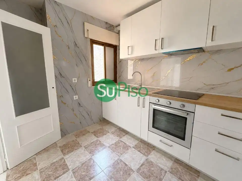 Piso en venta en Avenida Antero López, Magán