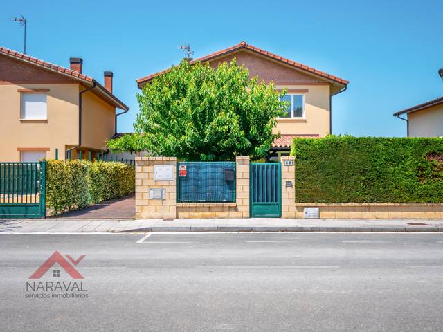 Casa adosada en Venta en Algorri Kalea en Alegría-Dulantzi